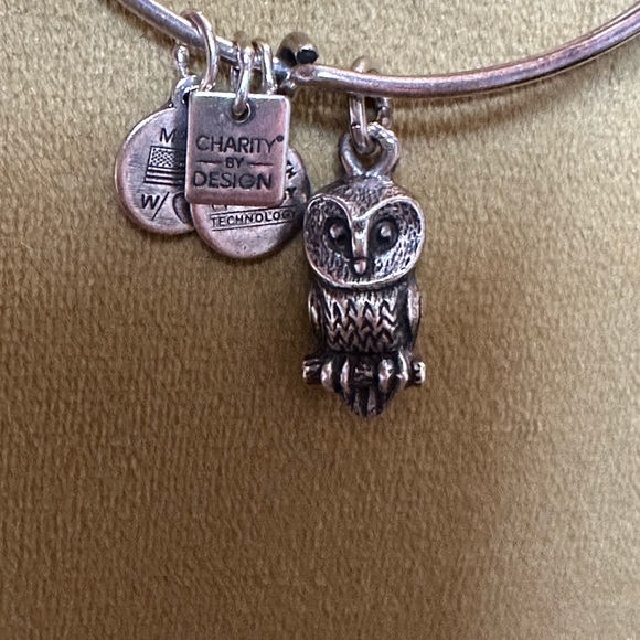 Necklace & Bracelet - Picture 4 of 4